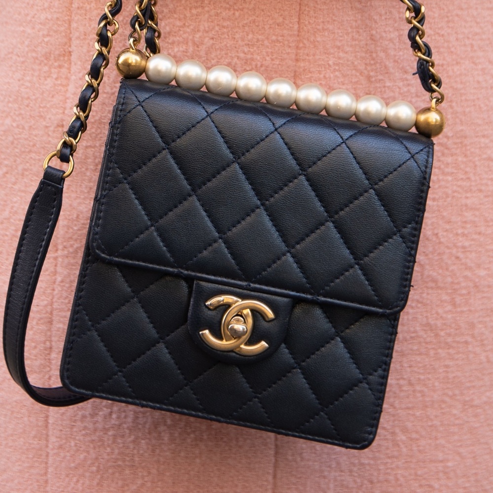 CHANEL navy Blue Quilted Crossbody Bag with Gold Details